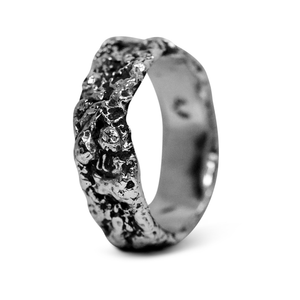 LIQUIFIED BAND RING