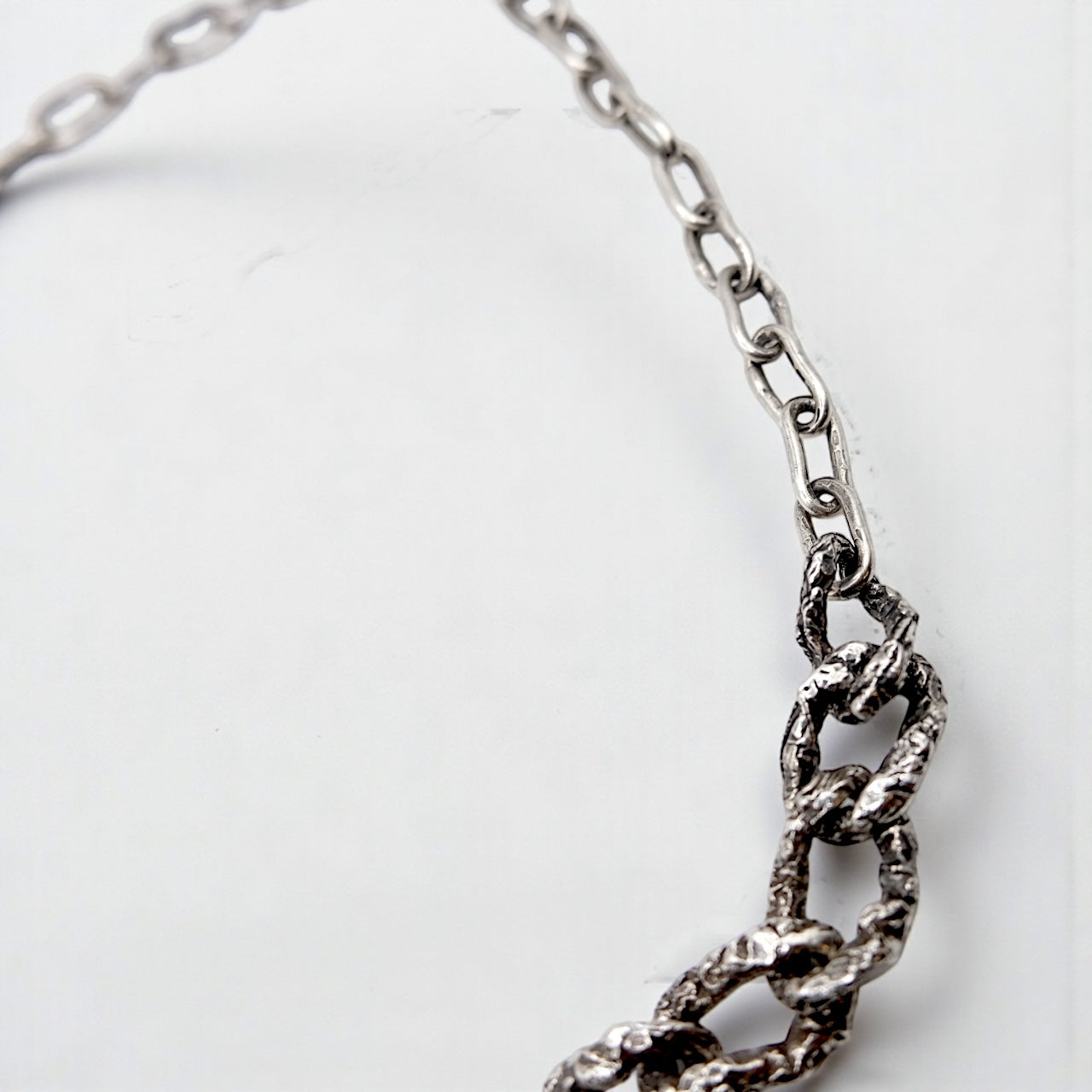 METAL MIXED CHAIN NECKLACE II.